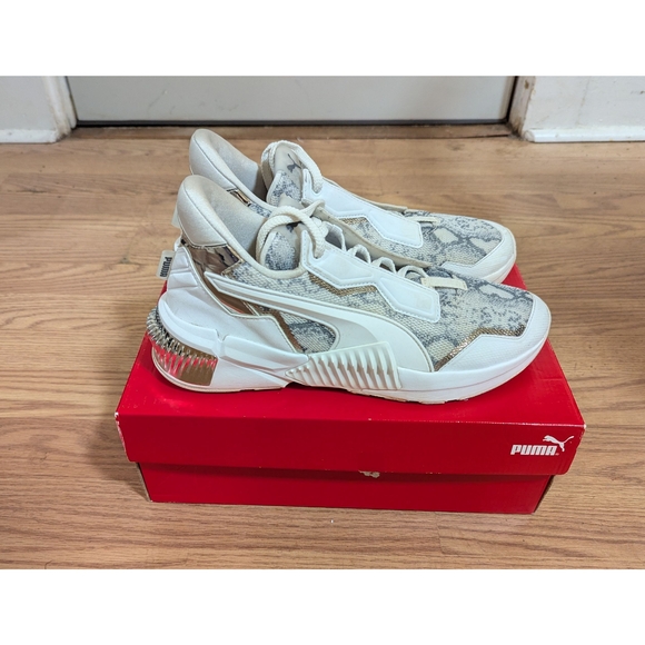 Puma White and Gray Sneakers | GUC - Picture 3 of 5